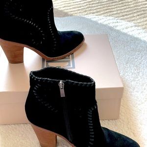 Ivanka Trump black Boots